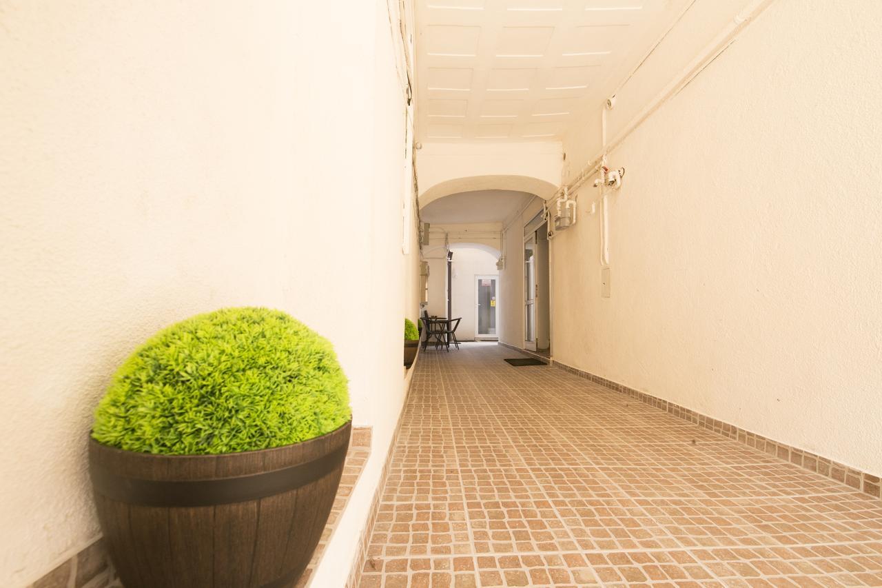 Sunny Old Town Apartment Braşov Exteriör bild