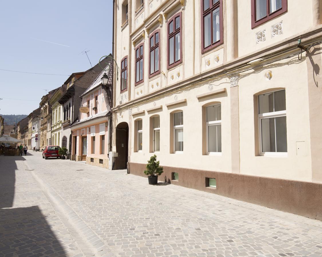 Sunny Old Town Apartment Braşov Exteriör bild