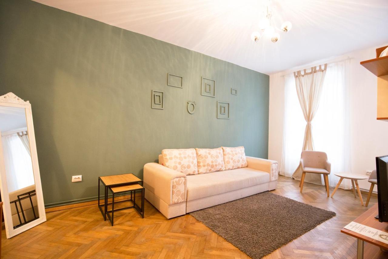 Sunny Old Town Apartment Braşov Exteriör bild