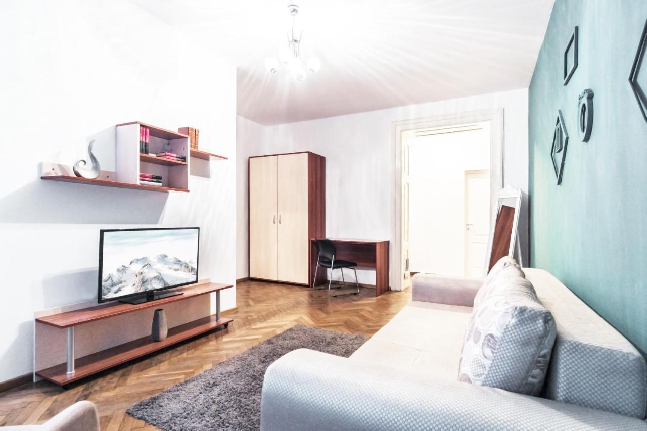 Sunny Old Town Apartment Braşov Exteriör bild
